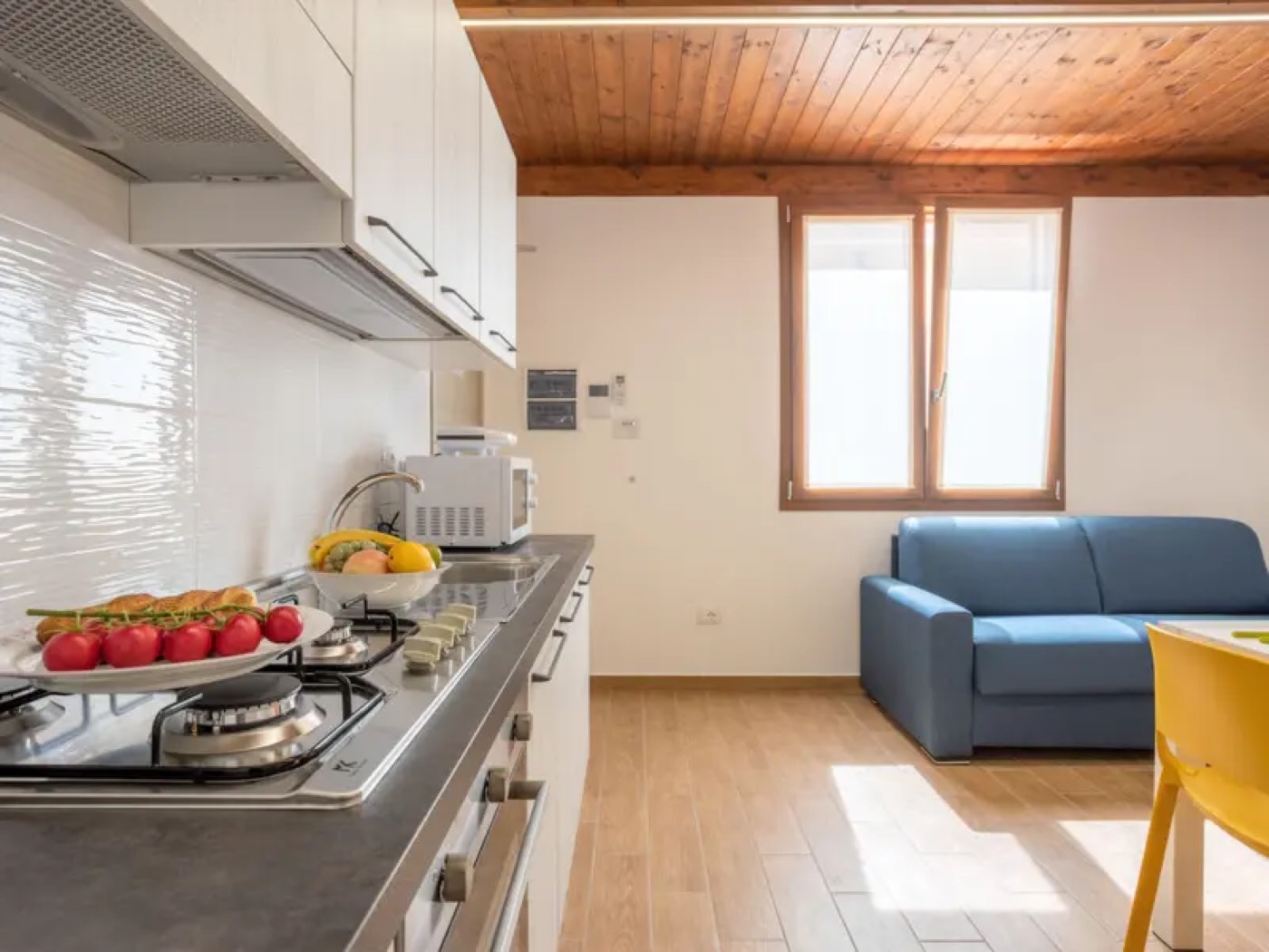 <b>Click to open image!</b> <b>Navigation tip:</b> Hover mouse on top of the right or left side of the image to see the next or previous image respectively.<br /><br />You are browsing images from the article:<br /><span class="sigProPopupCaption"></span>