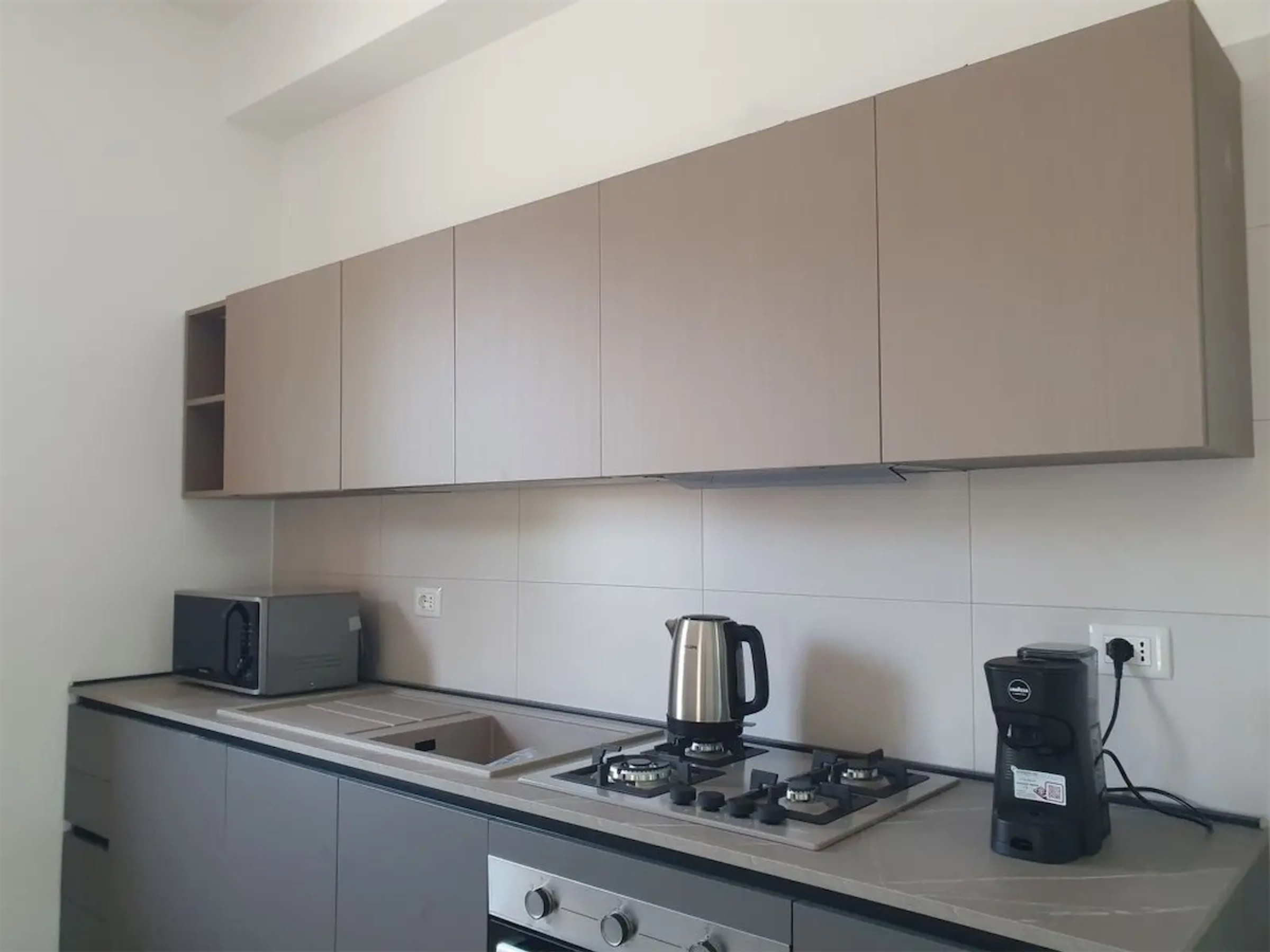 <b>Click to open image!</b> <b>Navigation tip:</b> Hover mouse on top of the right or left side of the image to see the next or previous image respectively.<br /><br />You are browsing images from the article:<br /><span class="sigProPopupCaption"></span>